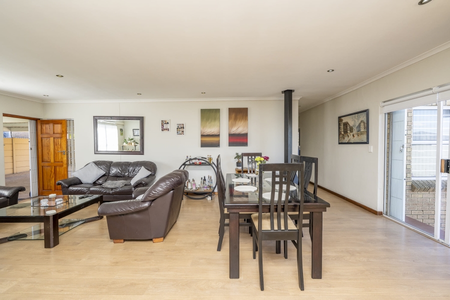 3 Bedroom Property for Sale in Protea Heights Western Cape